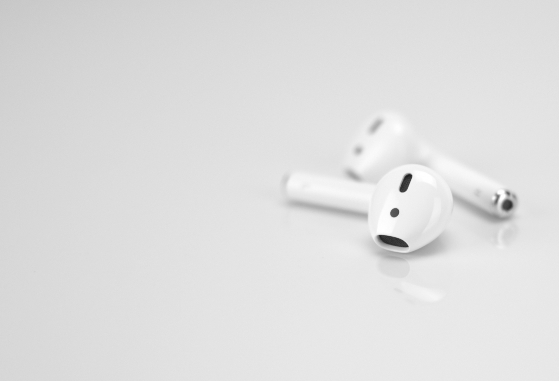 Россияне в полном восторге от AirPods
