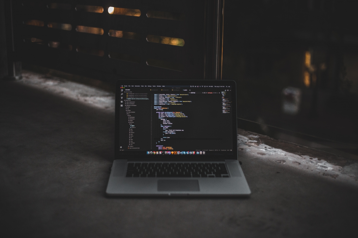 Будущие MacBook получат уникальную сенсорную клавиатуру