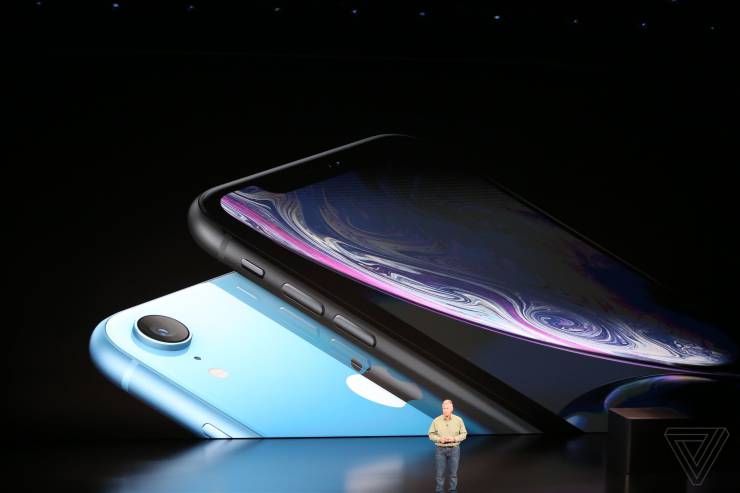 Apple официально представила 6,1-дюймовый iPhone XR