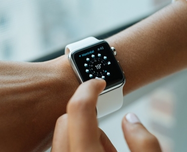 Apple Watch из титана и керамики – пятое поколение умных часов от Apple